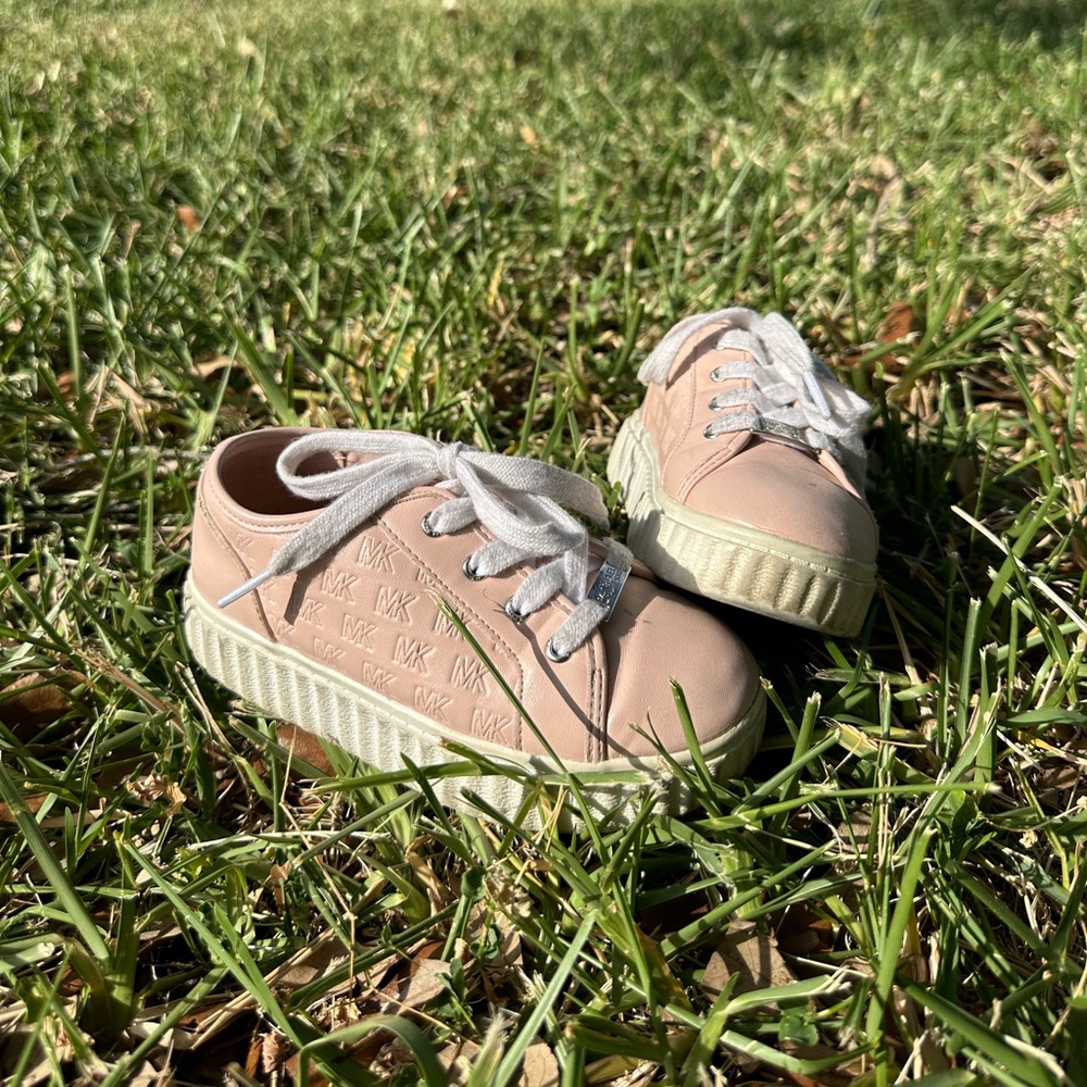 Michael Kors 11T platform girls shoe